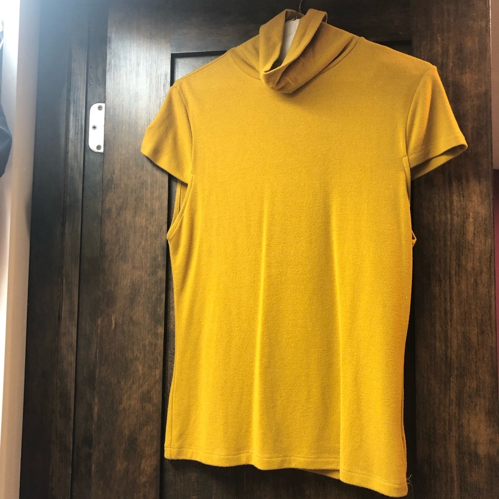 Alice + Olivia Gold T-Turtleneck, NWOT